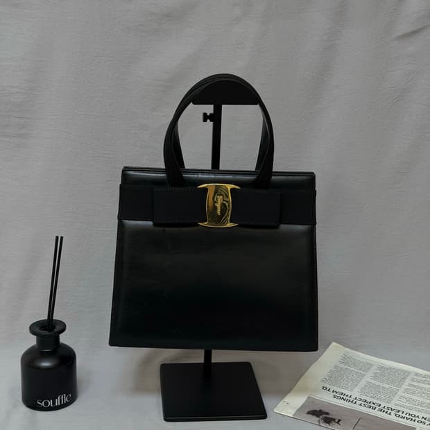 페라가모 블랙 토트백 간치니 리본 바라보우 토트백