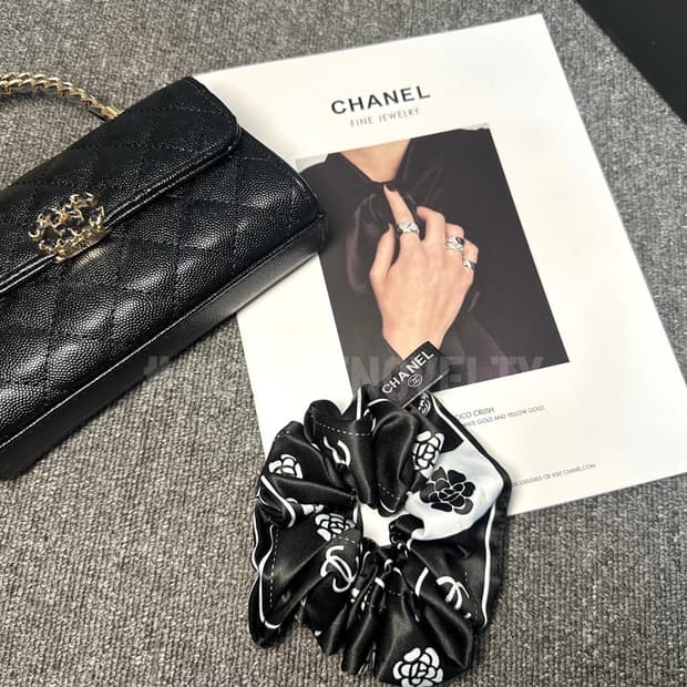 샤넬 까멜리아 헤어슈슈 블랙