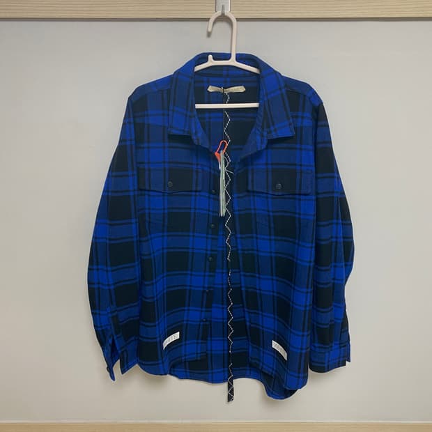 [ XS ] 오프화이트 플란넬 애로우 체크 셔츠