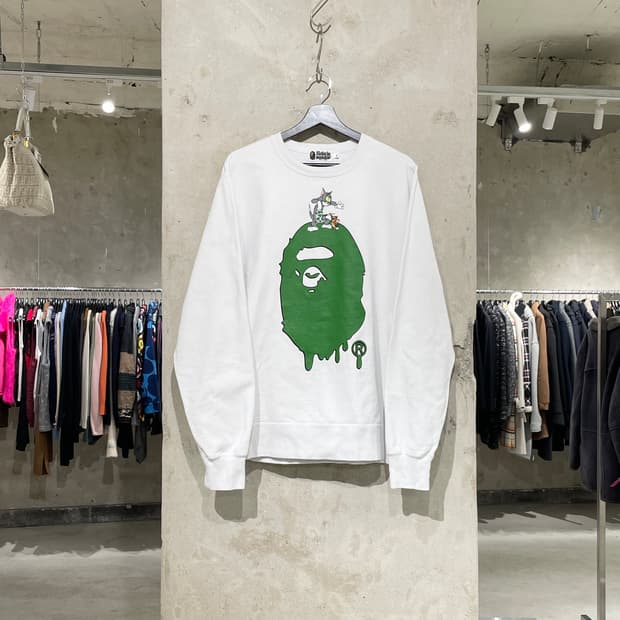 베이프 x 톰과 제리 화이트 페인팅 스웻 셔츠