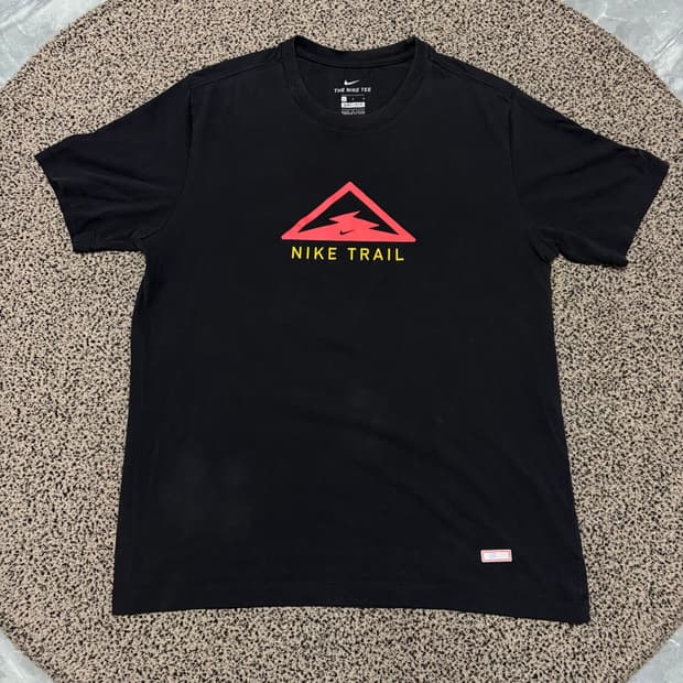 나이키 트레일 반팔티