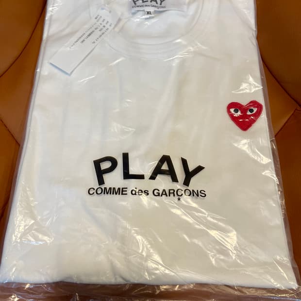 꼼데 하트 반팔티 화이트XL(새상품/정품)