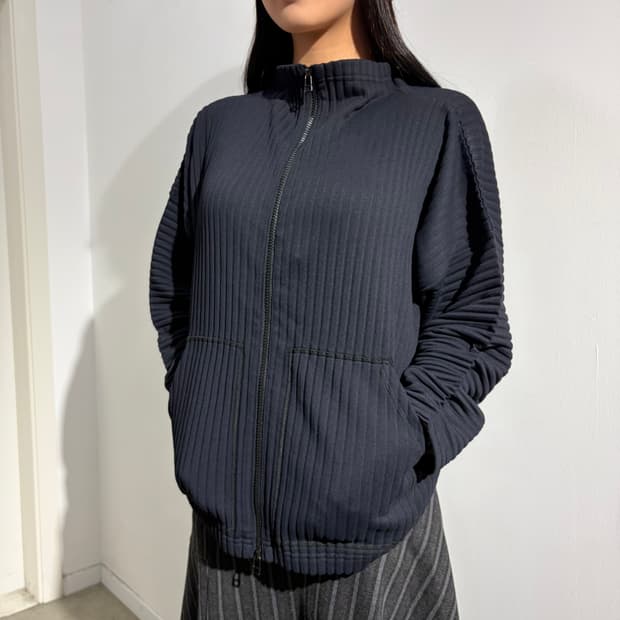 me ISSEY MIYAKE 플리츠 블랙 자켓