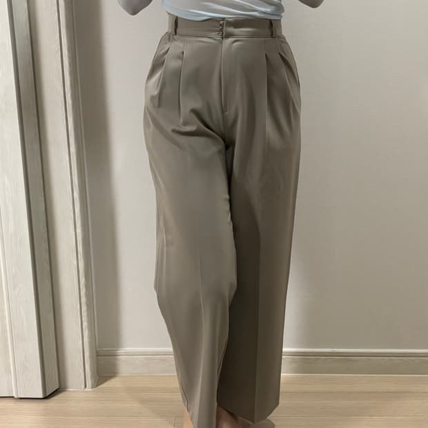 핀턱 와이드 슬랙스 베이지 55사이즈