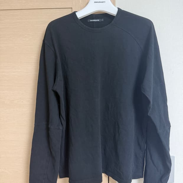 해칭룸 더블 슬리브 블랙