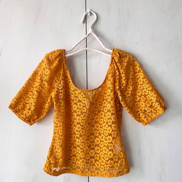 새상품 앤아더스토리즈 레이스 블라우스 옐로우 EUR 38(55,66사이즈