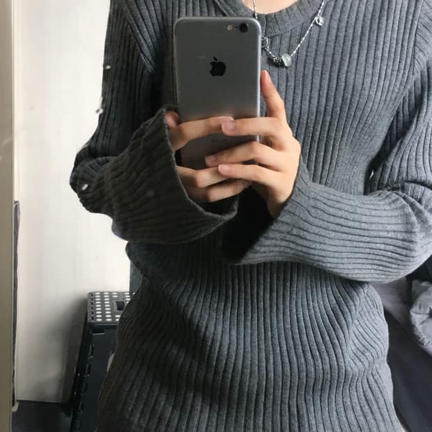 빔즈Beams 빈티지 그레이 회색 브이넥 니트