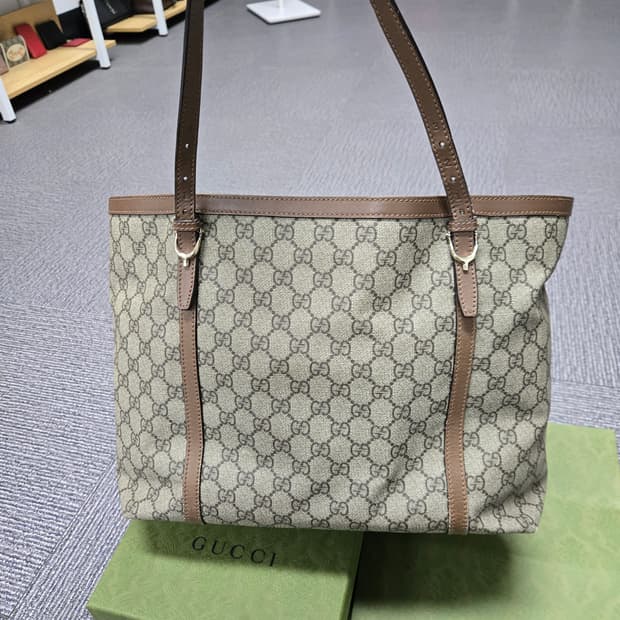 [특가][정품] 구찌 시그지처 숄더 토트백