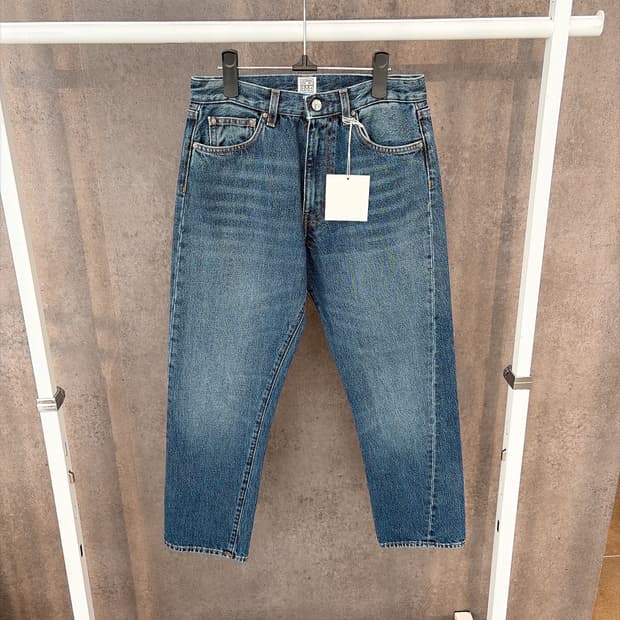 (정품/새상품) 토템 여성 워시드 블루 트위스트 심 데님 팬츠