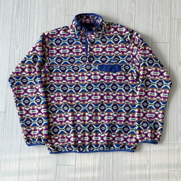 파타고니아 신칠라 플리스 스냅티 아즈텍 멀티컬러 우먼L