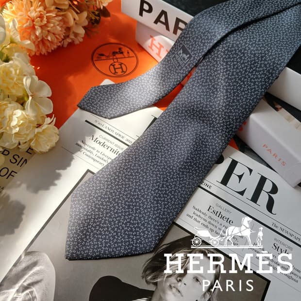 에르메스 실크 그레이 H 패턴 넥타이 9.1cm A+~A등급 E898
