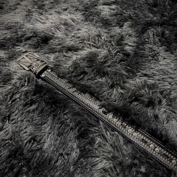 흰색 스티치 금색 스터드 얇은 가죽 벨트 