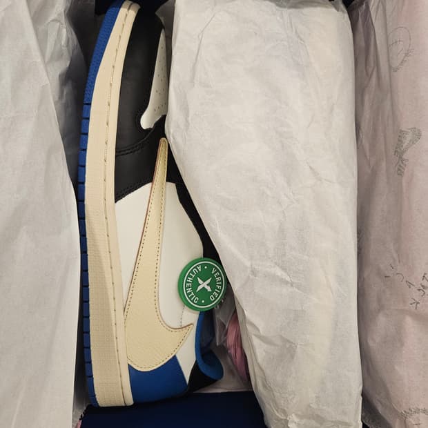 조던 트래비스캇 로우 프라그먼트