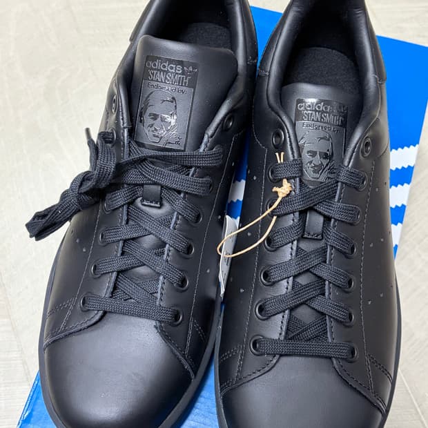 아디다스 스탠스미스 트리플블랙 265 새상품 판매합니다