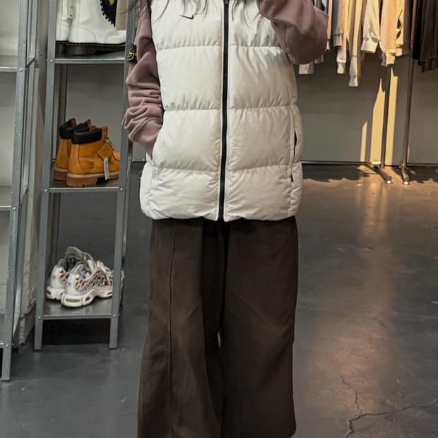나이키 로고 화이트 패딩 베스트 A2108