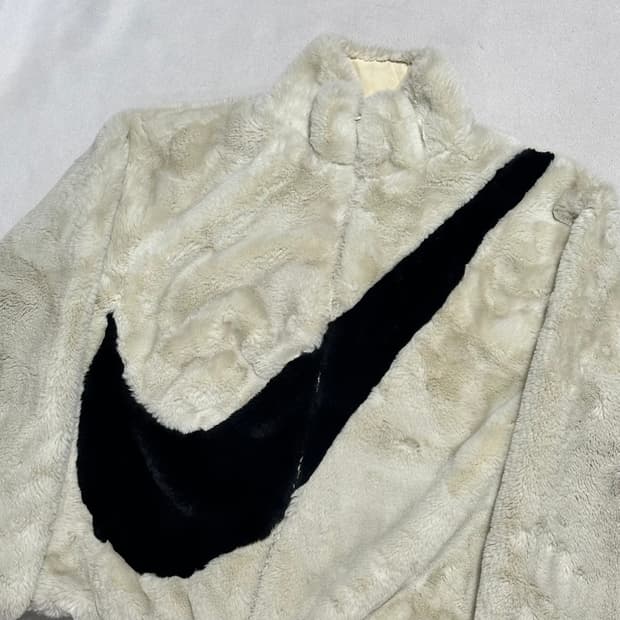 S 나이키 빅스우시 화이트 플리스