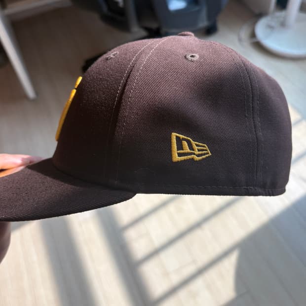 뉴에라 볼캡 브라운