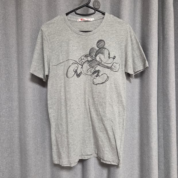 Uniqlo Disney 반팔티셔츠 S