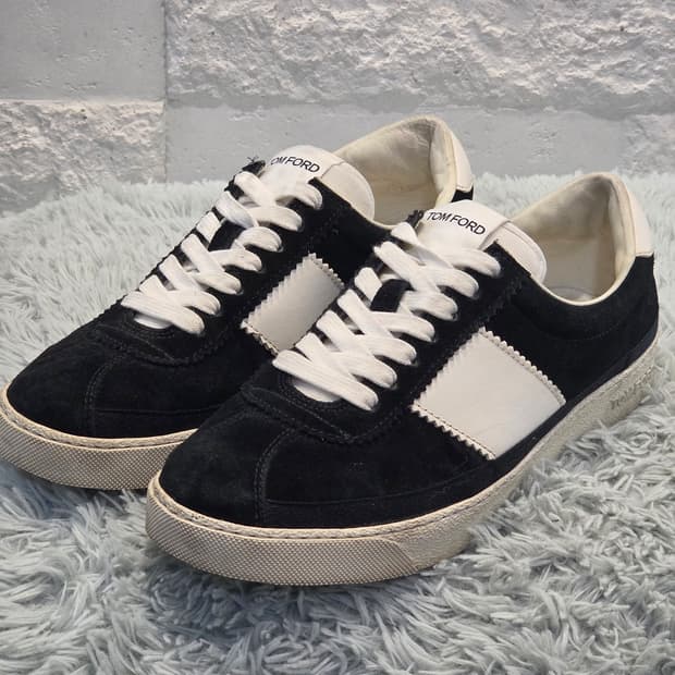 1a-1:톰 포드 블랙 & 화이트 스웨이드 레더 스니커즈(240mm)

