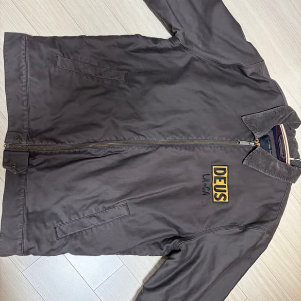 데우스엑스마키나 자켓