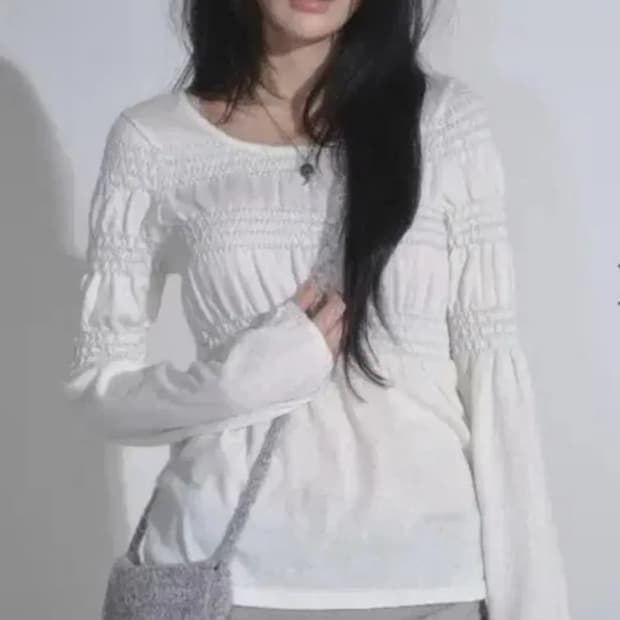 (구해요) 애즈온 벨라 니트 BELLA KNIT