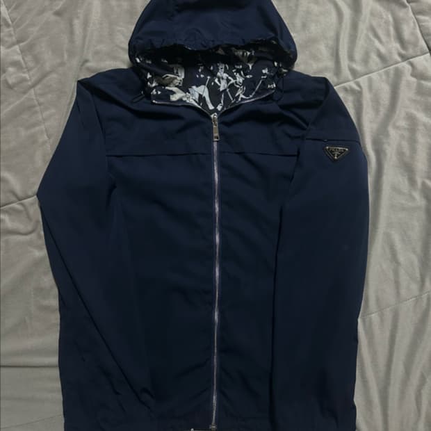 프라다 양면 바람막이