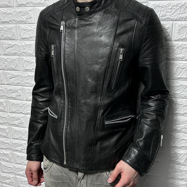 사선 레더 바이커 자켓