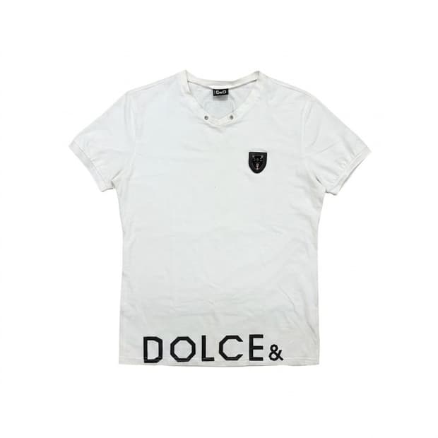 돌체앤가바나(D&G) 메탈 플레이트 빅레터링 반팔 티셔츠