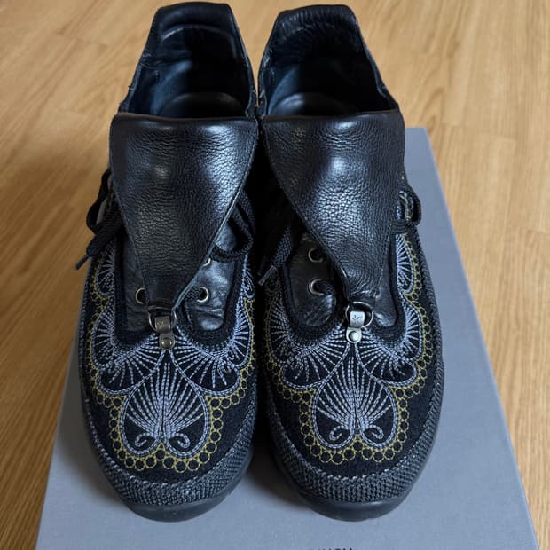 키코코스타디노브 찰리스 레이스업 42