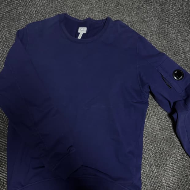 Cp컴퍼니 맨투맨