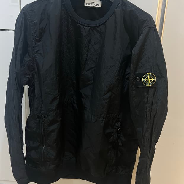 스톤아일랜드 나일론맨투맨점퍼 xl (한정판)