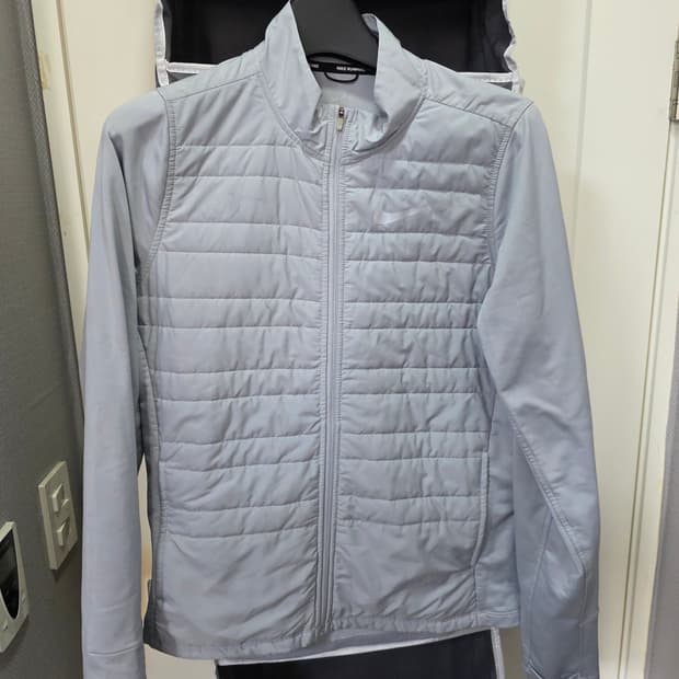 나이키 런닝 에센셜 필드 집업 L