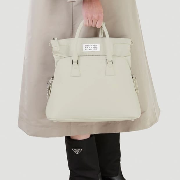 메종마르지엘라 화이트 미디움 숄더백 새상품