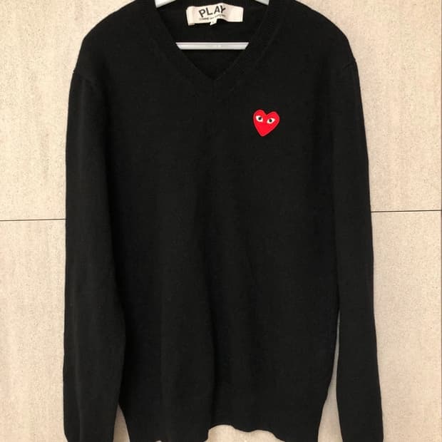 꼼데가르송 레드와펜 V넥 울니트 남성 L