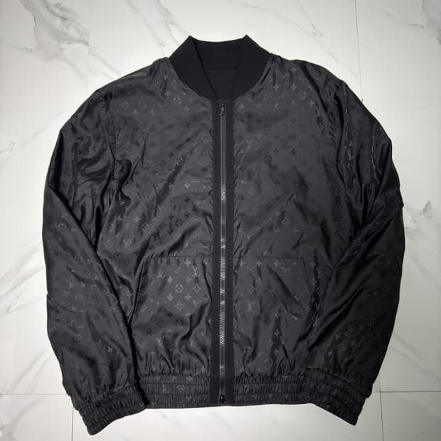 루이비통 리버서블 모노그램 봄버 블루종 자켓 2XL 백화점택