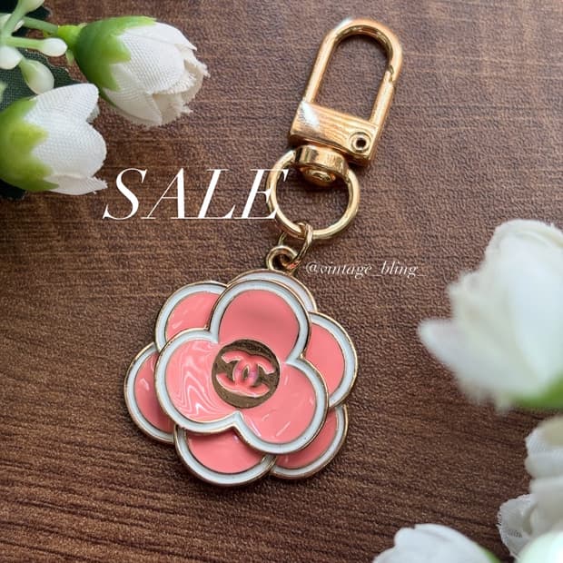 [SALE] 샤넬 까멜리아 플라워 핑크골드 키링