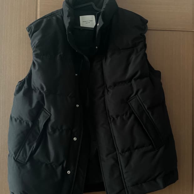 프릭스스토어 23FW 다운 베스트 (F사이즈)