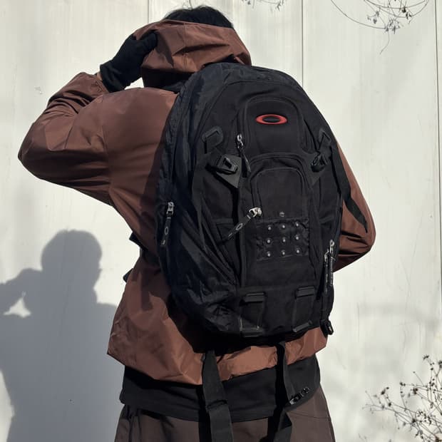 오클리 빈티지 레드 코드 테크니컬 백팩
