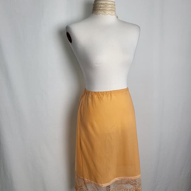 빈티지 웜 골든 옐로우 레이스 슬립 스커트