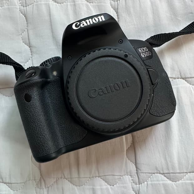 DSLR 캐논 EOS 650D 바디 컷수 2천 미만