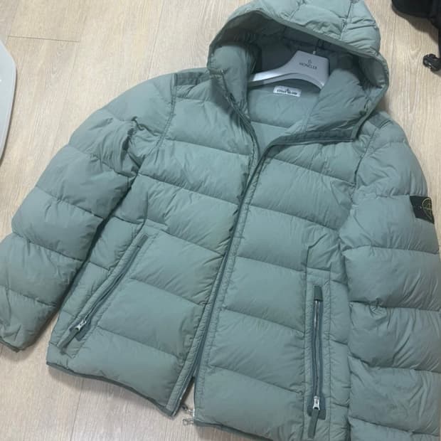 [XL]23FW 스톤아일랜드 심리스터널 세이지그린 패딩