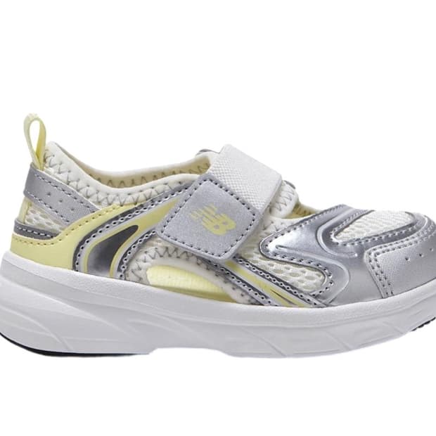 (120mm)프리들엑스 뉴발란스 프리들X 샌들 비타 옐로우 새제품 팝니다