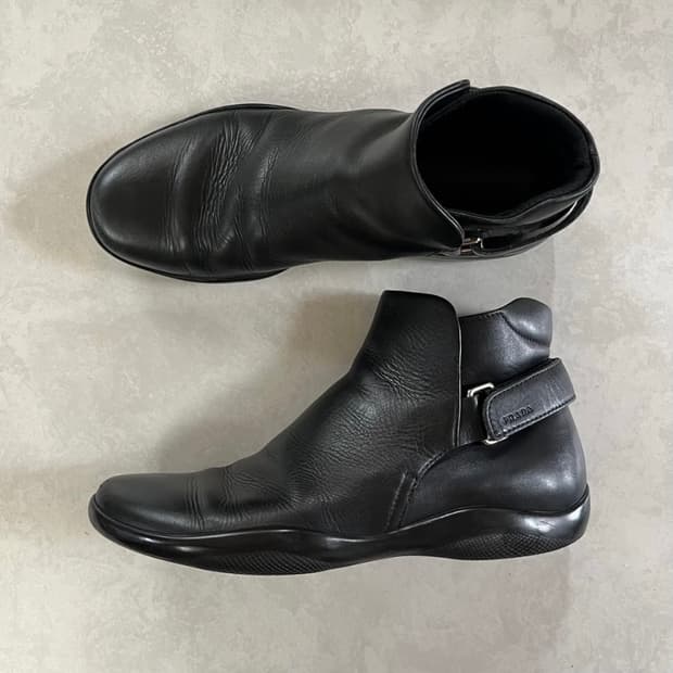 프라다 부츠 구해요 260 265