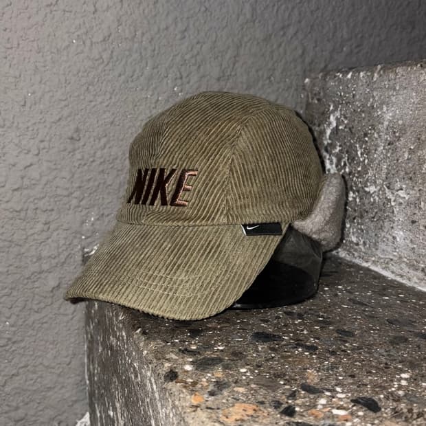 나이키 코듀로이 트루퍼