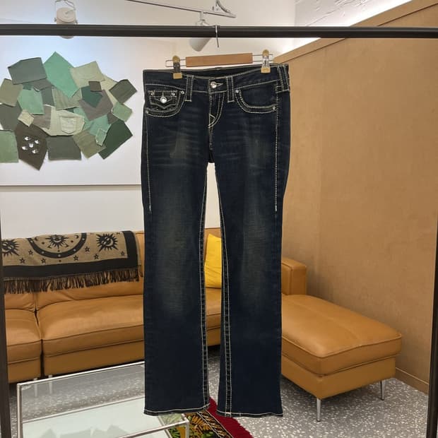 트루릴리젼 디스코빌리빅티 로우라이즈 데님 청바지 28인치 C05835