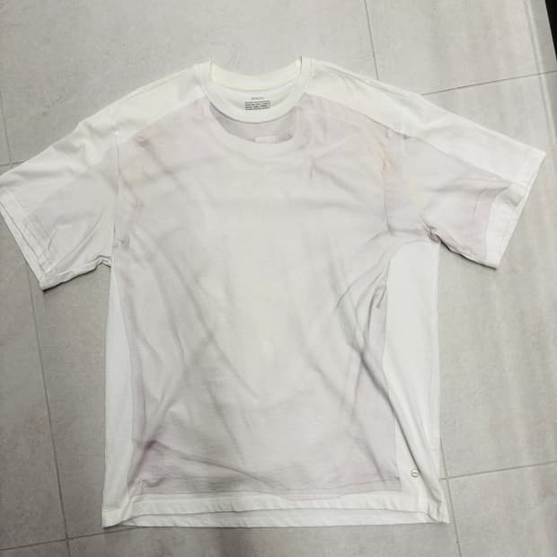 아모멘토 프린트 트롱프뢰유 티셔츠