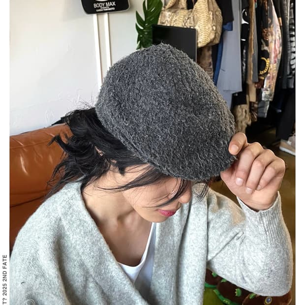 Italian Vintage Boucle Knit Hunting Cap