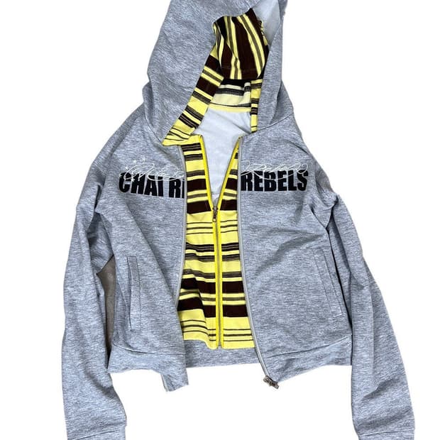 CHAI-Rebels embroidered logo 더블레이어 크롭후디