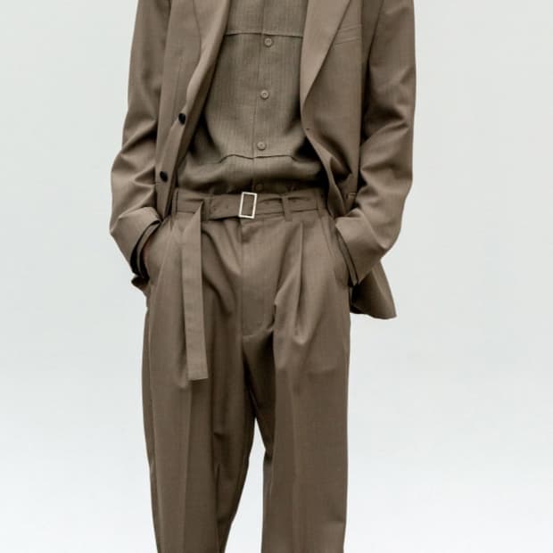 인사일런스 탄 베이지 블레이저 