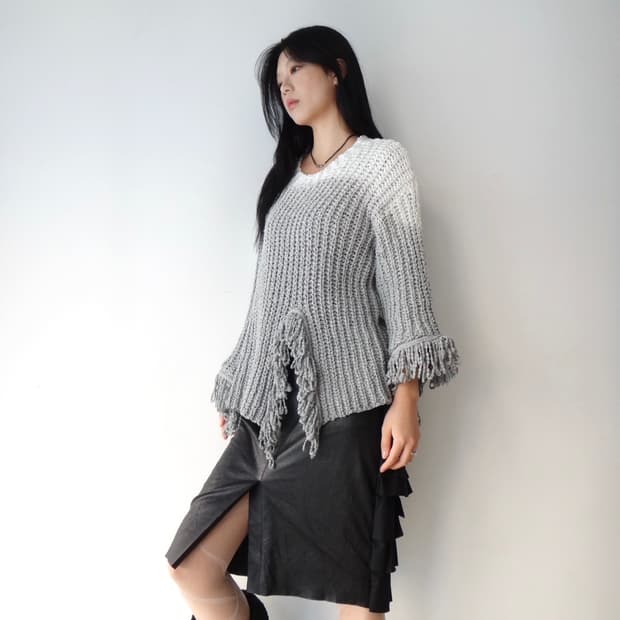 Fringe slit gradation knit 